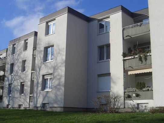 Ich werde eine modernisierte 3 Raum Wohnung mit Balkon