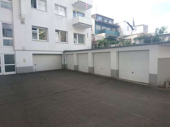 PKW-Einzelgarage in Bonn-Friesdorf - direkt am Klufterplatz - ab 01.01.2025 zu vermieten