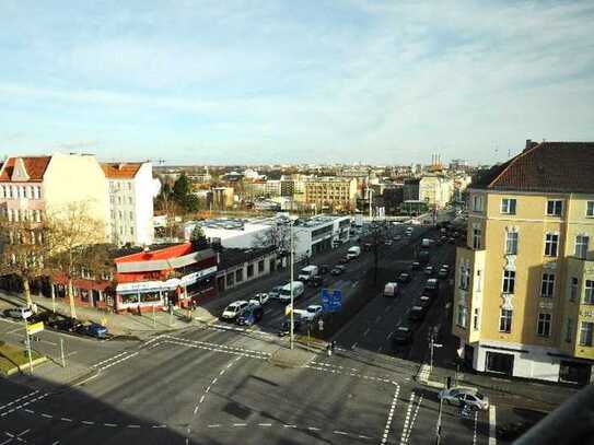 Full Service - Büro mit Weitblick
über den Dächern von Charlottenburg.
Sehr gute Anbindung.