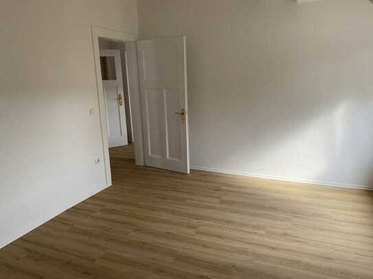 Vollständig renovierte 3-Zimmer-Wohnung mit Balkon in Bornheim