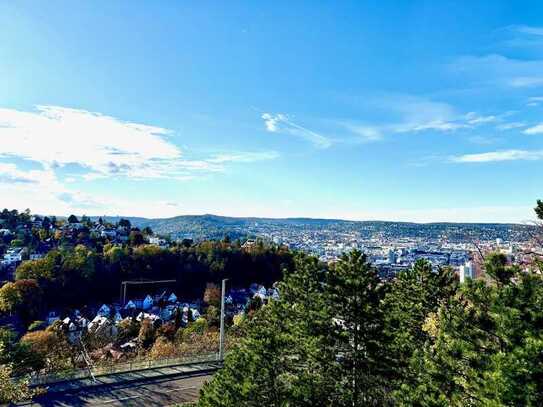 Tolle 5,5 Zimmer Wohnung mit Potenzial in bevorzugter Panoramalage mit Blick über Stuttgart.