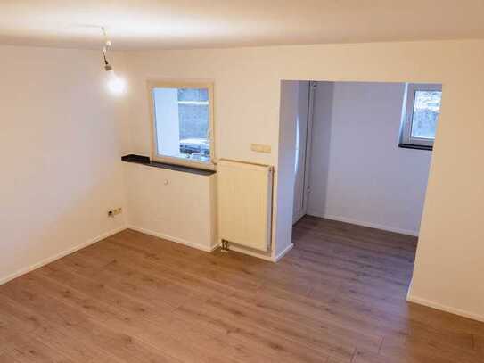 TAUSCHWOHNUNG: 2-Zimmer-Wohnung mit Terrasse und eigenem Eingang