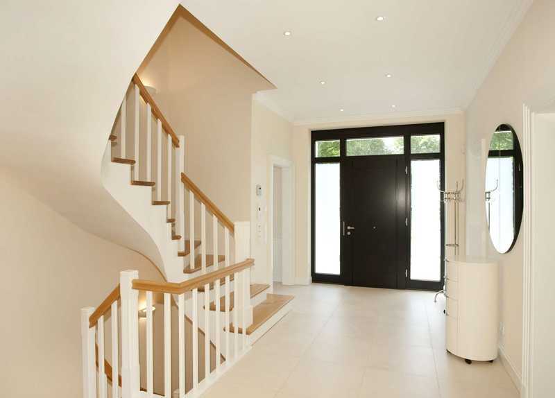 Weiße Siedlung - exklusive Villa in erster Rheinlage