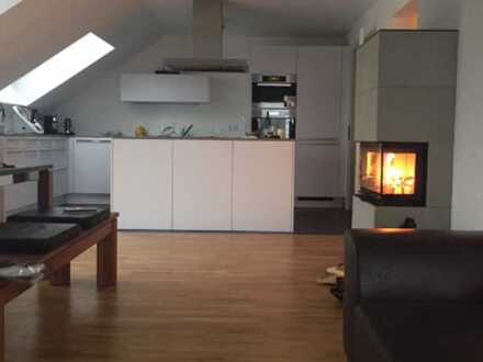 Sonnendurchflutete, hochwertig ausgestattete Masionette Wohnung