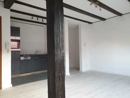 2-Zimmer-DG-Wohnung, Erstbezug nach Renovierung, auch als Kapitalanlage geeignet