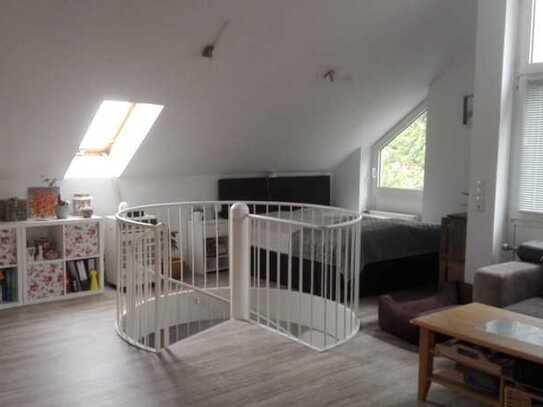 Exklusive Singlewohnung / Dachgeschoss/Loft