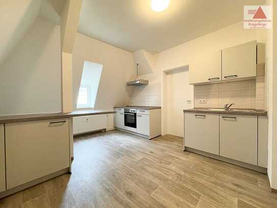 Frisch saniert – Moderne 3-Raum-Dachgeschosswohnung in Aue zu vermieten