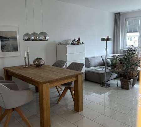 Modernes, helles 1,5-Zimmer Studio Apartment mit Einbauküche und Balkon in Gravenbruch, Neu-Isenburg