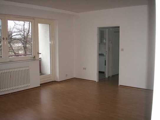 Stilvolle 1-Zimmer-Wohnung mit Balkon und Einbauküche in Berlin Reinickendorf