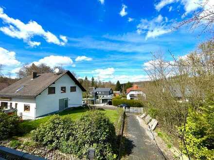 Schönes, freistehendes Haus in Schmitten (Arnoldshain) mit gr. Garten, Garage und Balkon