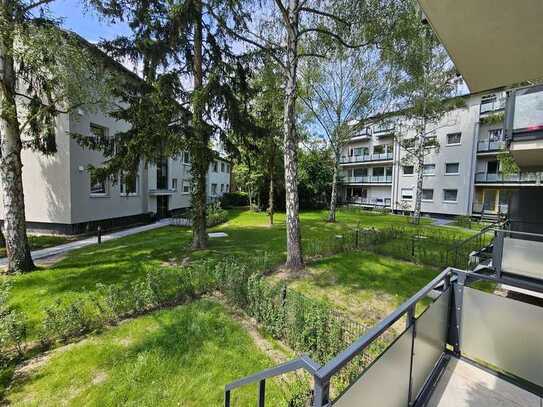 Renovierte und helle Wohnung mit Balkon in Lichterfelde-West!