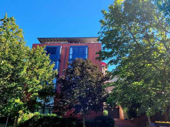 Herrliche 3-Zimmerwohnung direkt am Schlosspark mit Balkon und Aufzug