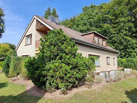 Großes 7-Zimmer-Einfamilienhaus mit schönem Garten und Doppelgarage am Rand des Naturparks in Mölln