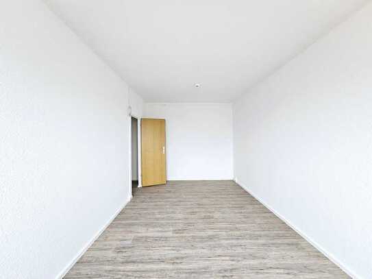 lichtdurchflutete 3 Raum mit großem Balkon zentral gelegen