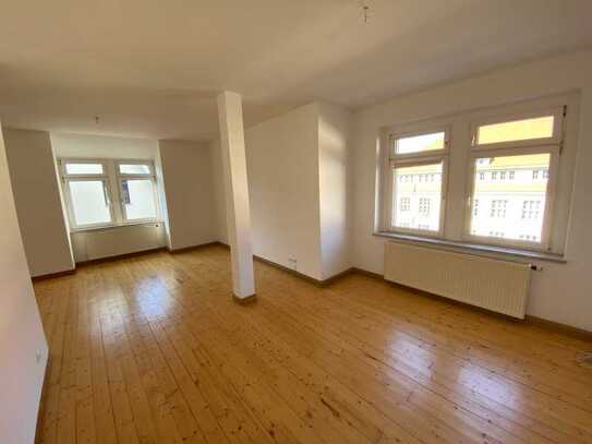 Große Familienwohnung mit 4 Zimmern in beliebter Wohngegend von Zwickau - Jetzt anschauen!