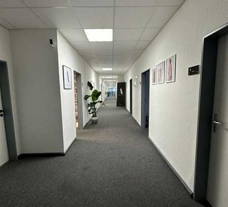 Modernes 400 qm Büro in Empelde/Ronnenberg zu untervermieten!