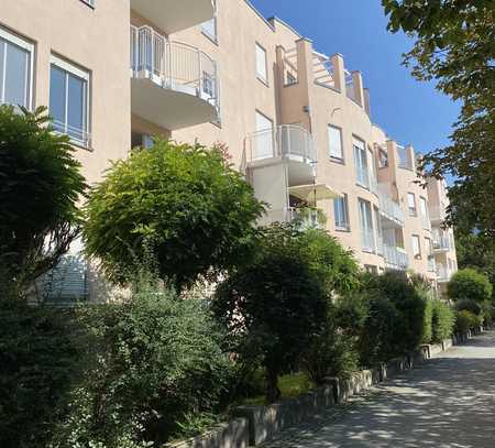 Helle 3-Zimmer-Wohnung mit direkt verbundenem Hobbyraum (ca.30m²) und Balkon nahe Perlachpark