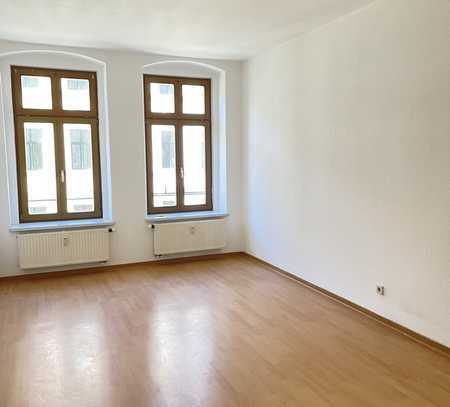 Helle 2-Zimmer-Wohnung mit Stellplatz & guter Anbindung