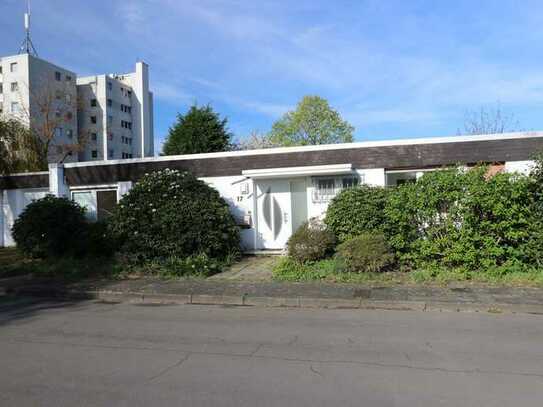 + Kaarst + Bungalow + Bj. 1966 + ca. 98 m² Wohnfläche + ca. 393 m² Grundstück + Garage +