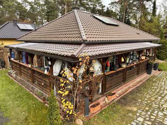 Modernes Einfamilienhaus mit Veranda, Kaminofen und nachhaltiger Ausstattung