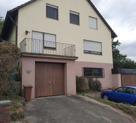 Großes Grundstück mit 2 Familienhaus