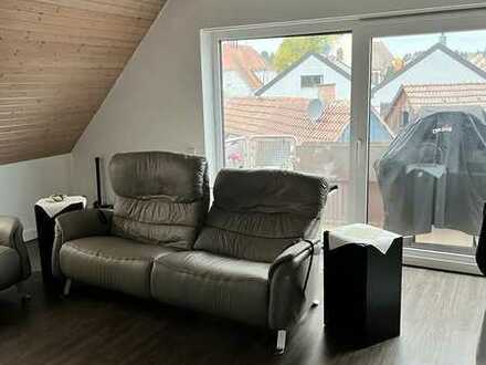 Stilvolle, modernisierte 4-Zimmer-DG-Wohnung mit Balkon und EBK in Untergruppenbach