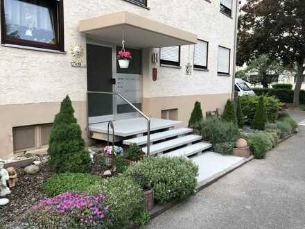 Stilvolle, vollständig renovierte 3-Zimmer-Dachgeschoßwohnung mit Einbauküche in Heilbronn