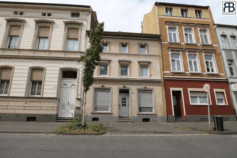 Einziehen oder investieren! EFH mit Einliegerwohnung in Köln-Mülheim (Rhein) – 5,26 % Rendite