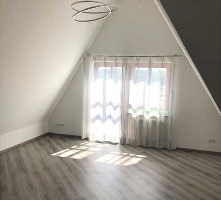 Exklusive 3-Zimmer-Dachgeschosswohnung mit EBK in Bad Marienberg