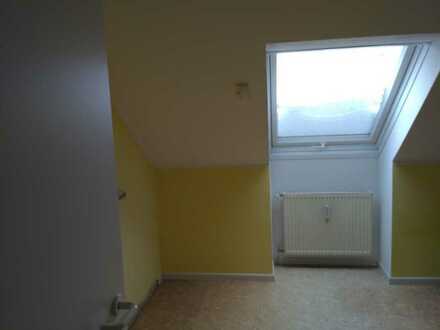 Gepflegte 2-Raum-DG-Wohnung mit Balkon und Einbauküche in Bad Säckingen