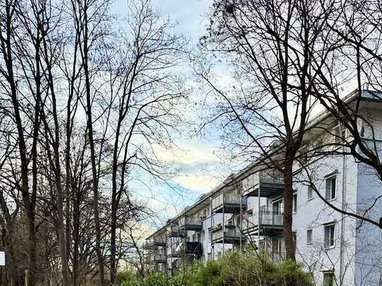 Großzügig geschnittene 3 ZKB mit sonnigem Balkon
und TG in Augsburg