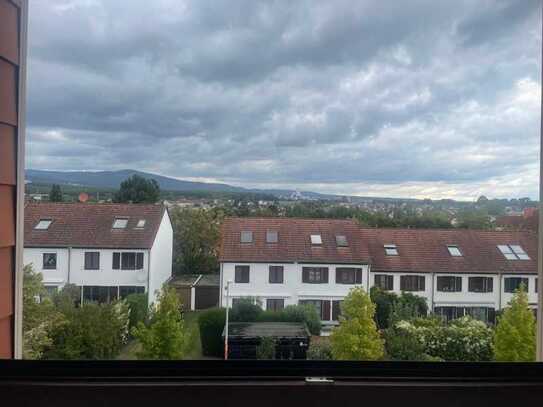 Sonnige 2 1/2 Zimmerwohnung mit Weitblick