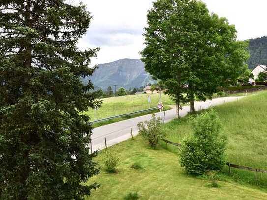 Moderne 2,5 Zimmer Wohnung mit freiem Bergblick auf den Hochgrat in Oberstaufen - Steibis