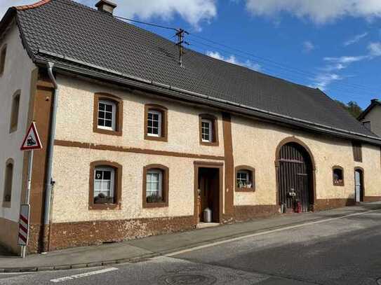 Ehem. Bauernhaus, Modernisiert
Sofort einziehen!