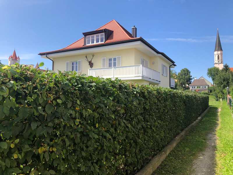                                                               Sehr sch&ouml;ne und helle Etagenwohnung mit zwei Balkonen direkt an der H&ouml;rmannwiese                                                       in Haag (Bayreuth)