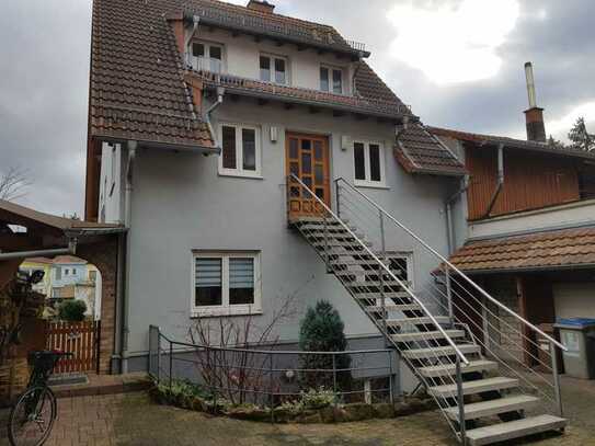 Gepflegte 3,5-Zimmer-Maisonette-Wohnung mit Balkon in MA-Seckenheim in "Gartenlage"