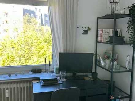 Gepflegte 1-Zimmer-Wohnung mit Einbauküche in Karlsruhe