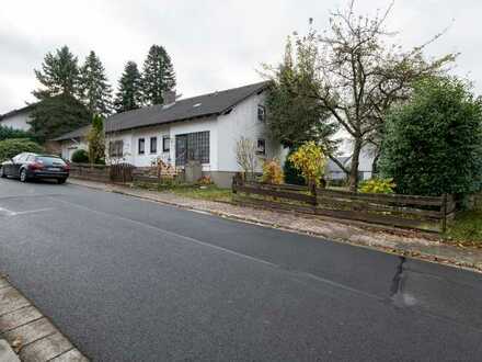 Freistehendes Einfamilienhaus mit Einliegerwohnung ruhige Südhanglage herrl. Ausblick provisionsfrei