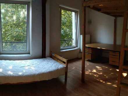 15m²–18m², 200€, un-/teilmöbliertes Zimmer in Südstadt
