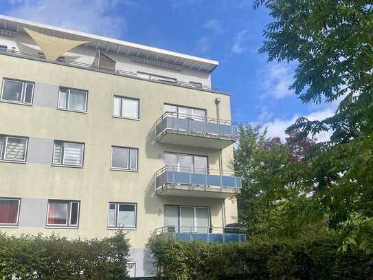 Bezugsfreie 3-Zimmer-Wohnung in ruhiger Lage mit Tageslichtbad, Südbalkon, Tiefgaragenplatz