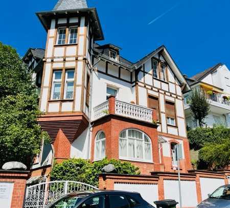 "Belle Etage in Kaiserlage" für anspruchvolles Paar in Gründerzeit-Villa in Wiesbaden-Sonnenberg