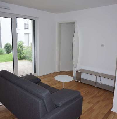 Exklusive 2.-Zimmer Wohnung mit EBK, Parkett und toller Terrasse in bester Citylage