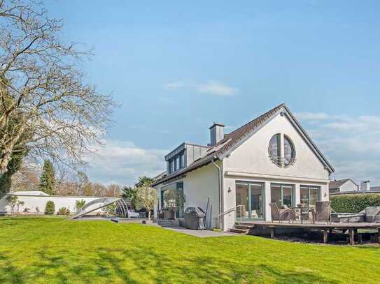 Exklusives Einfamilienhaus mit Pool und großzügigem Garten