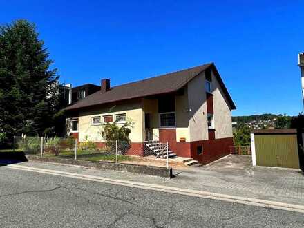Hochspeyer - Einfamilienhaus mit Ausbaupotenzial, schönem Grundstück und Garage