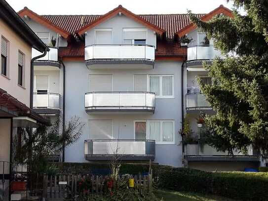 2-Zimmer-Dachgeschosswohnung, Balkon, Einbauküche Bad Rappenau Stadt für alleinstehende Person