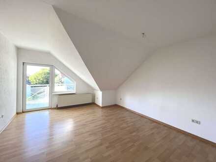 Helle, gemütliche Dachgeschosswohnung mit Balkon
