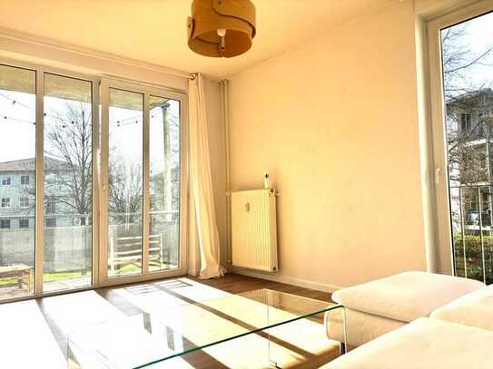 Sehr schöne helle und geräumige 3 Zimmer-Etagenwohnung mit Balkon