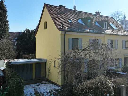 Sanierungsbedürftige Doppelhaushälfte mit großem Garten und Erweiterungspotenzial!