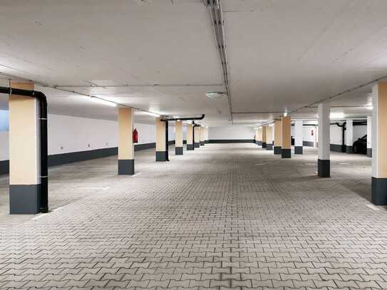 Top moderner Einstellplatz in großzügiger Tiefgarage, gut zu befahren in gesuchter Lage!