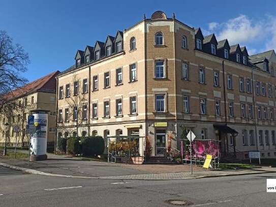 CHARMANTE DACHGESCHOSSWOHNUNG MIT VIEL PLATZ